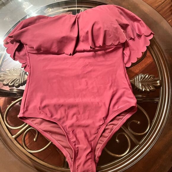 NWOT Target Scalloped One-Piece Swimsuit – Mauve - Picture 1 of 3